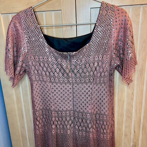 Elegant Lace Mini Dress in Mauve - Picture 8 of 16